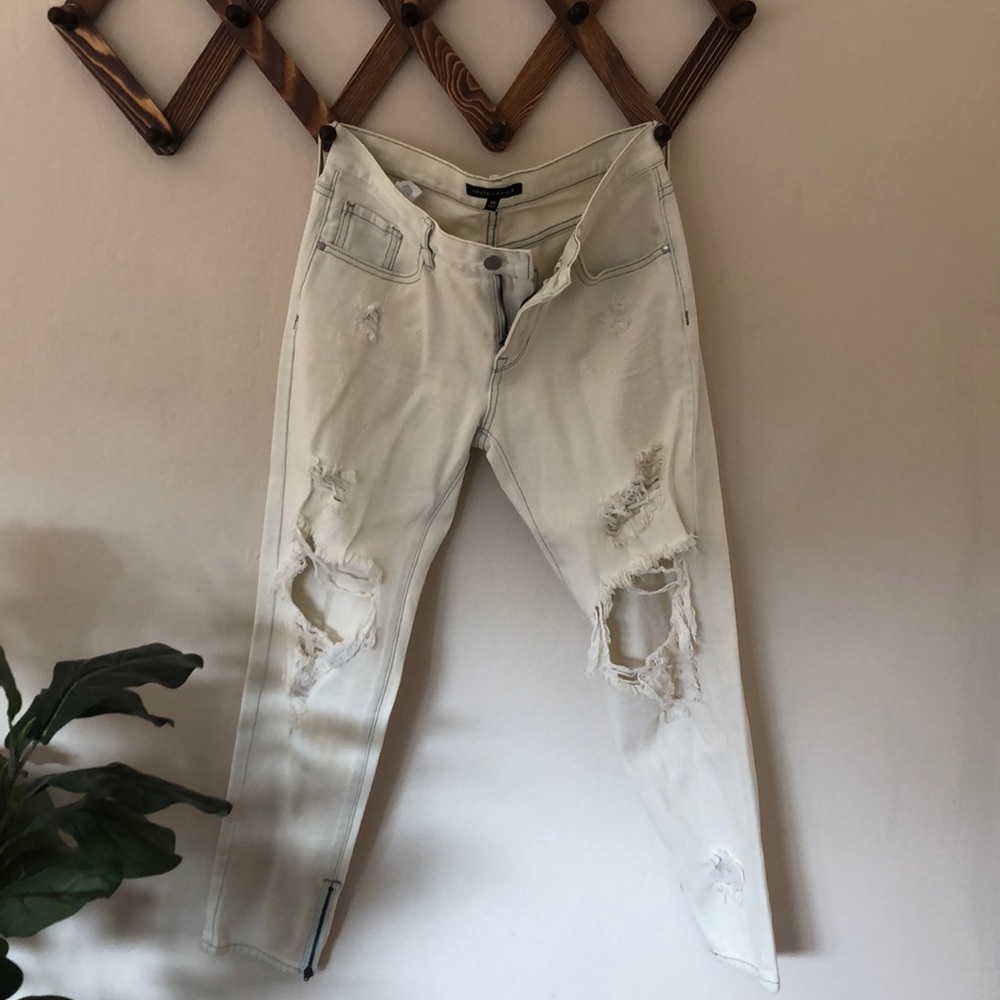 Kendall & Kylie ripped jeans